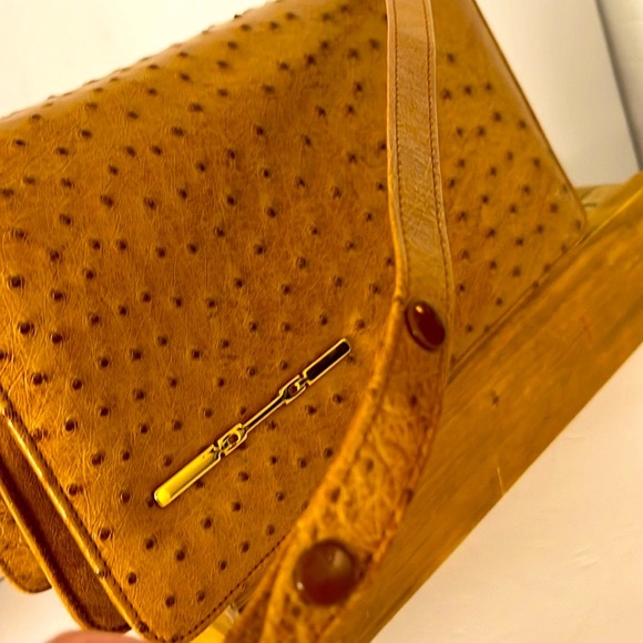 Corbeau Luxury Vintage Tan Ostrich Shoulder Leather Handbag. S-Medium - Picture 3 of 16